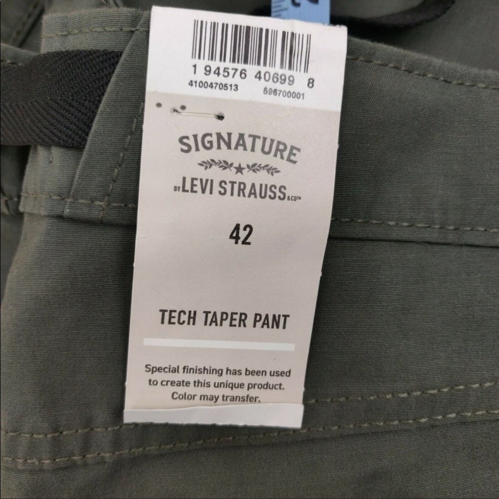 Mens 42x30 Levi Signature Tech Taper Pant